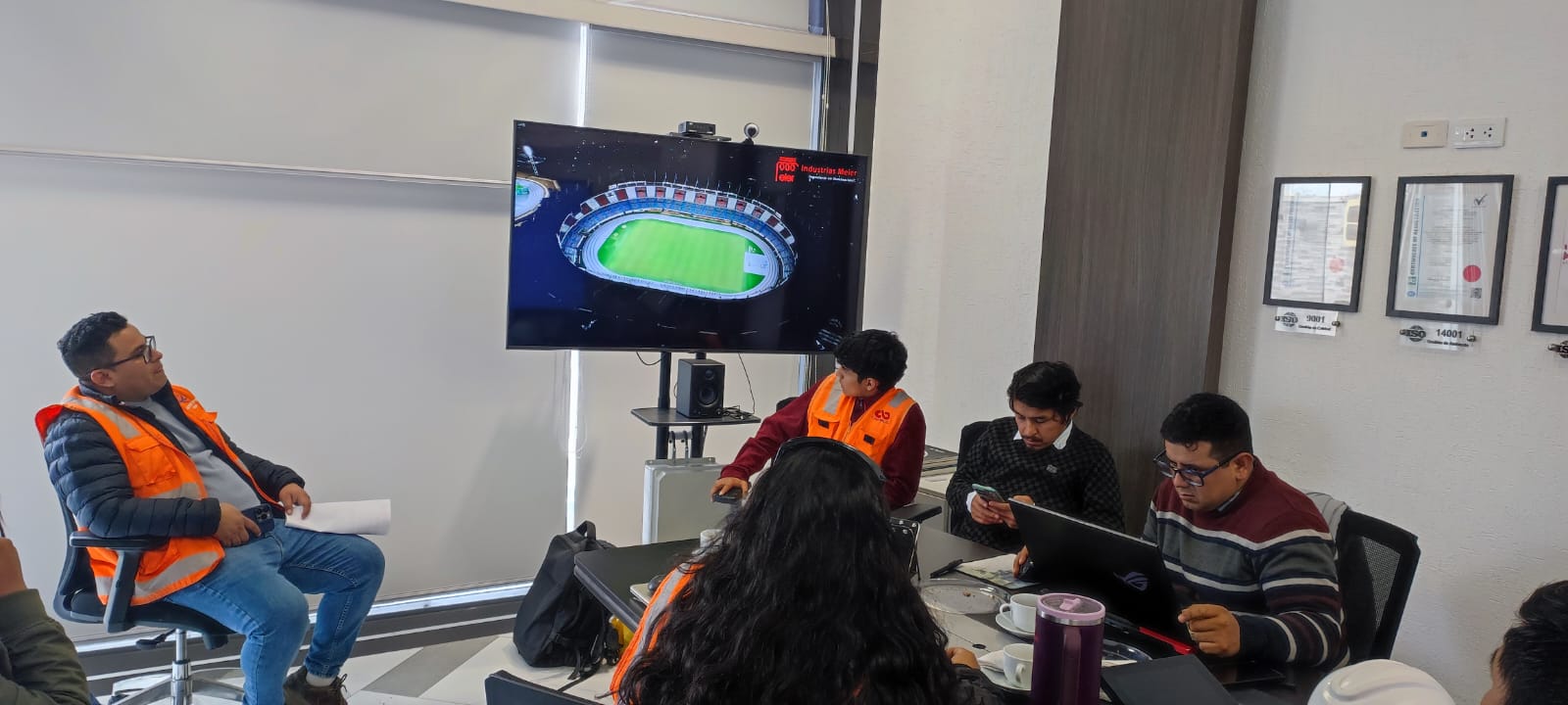 Imagen corporativa de Industrias Meier 16